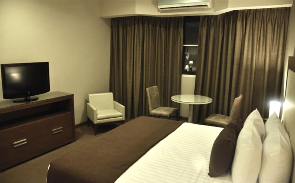 Junior Studio, 1 King Bed with Sofa bed, Balcony photo 1