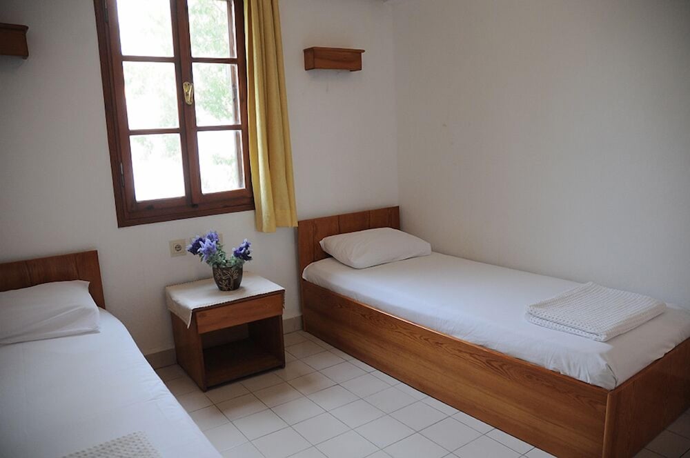 Single Room, Private Bathroom, Garden View photo 2