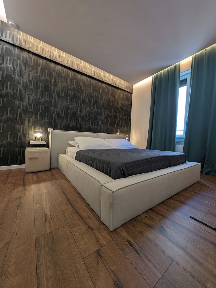 Deluxe Double Room, Courtyard View