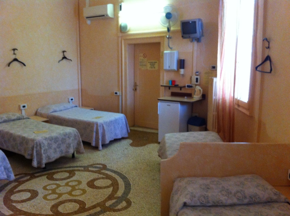 Shared Dormitory, 1 Twin Bed photo 2