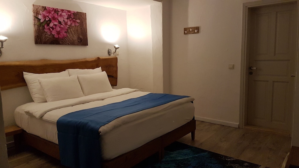 Superior Quadruple Room - Photo 3