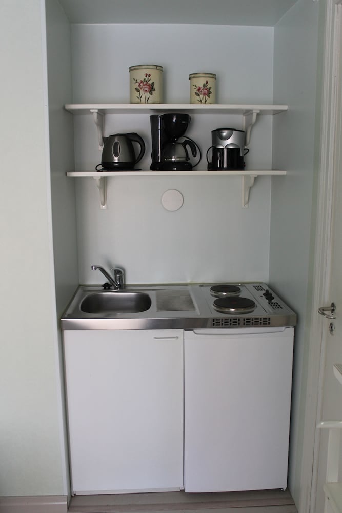 Comfort Double or Twin Room, Kitchenette, Garden View photo 3