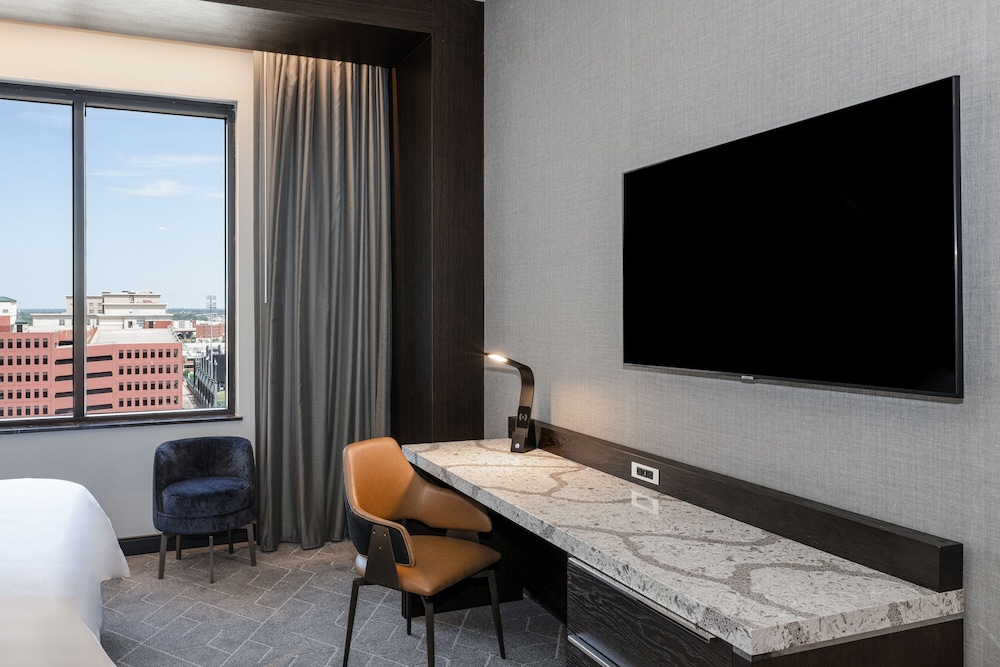 Room, 2 Queen Beds (Mobility Accessible, Tub) - Photo 5