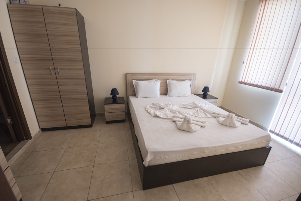 Classic Apartment, 2 Bedrooms, Balcony photo 1