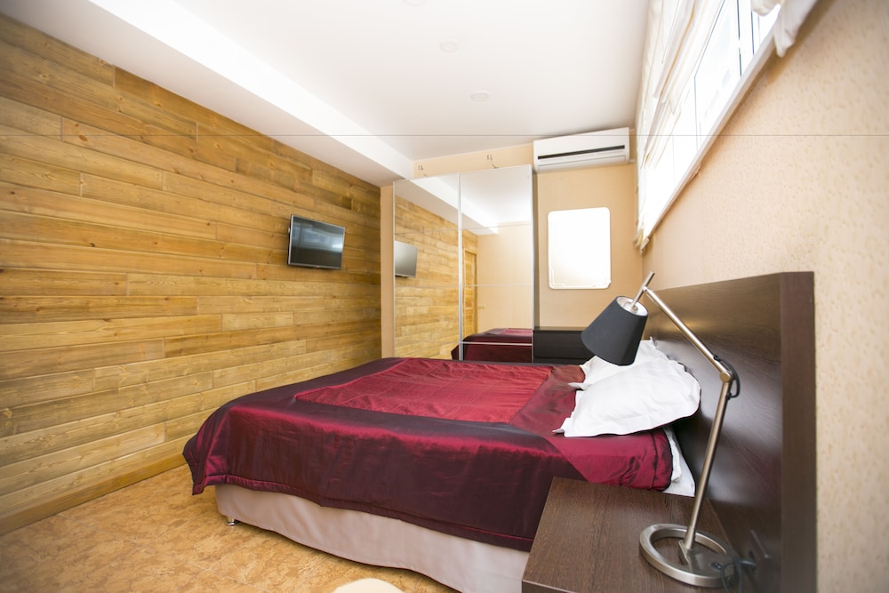 Apartment, 2 Bedrooms, Kitchen photo 2