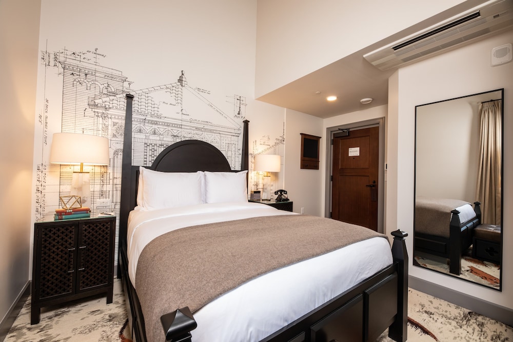 Room, 1 King Bed, Accessible (St. Edward) - Photo 2