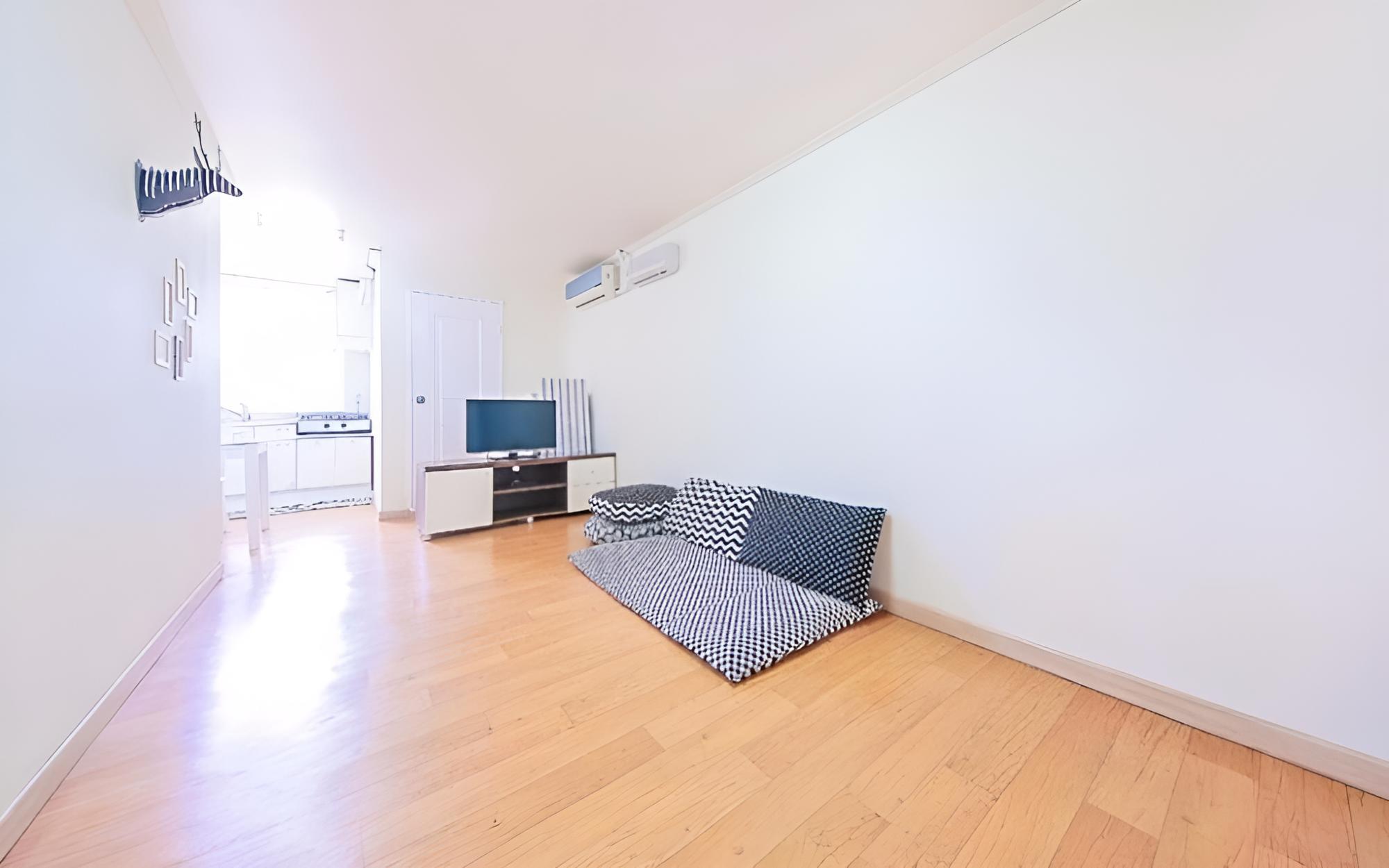 Room (Room 201) - Photo 1