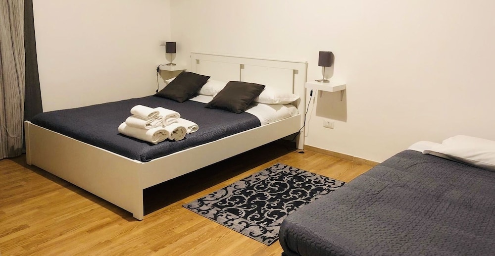 Family Room, 1 Queen Bed With Sofa Bed