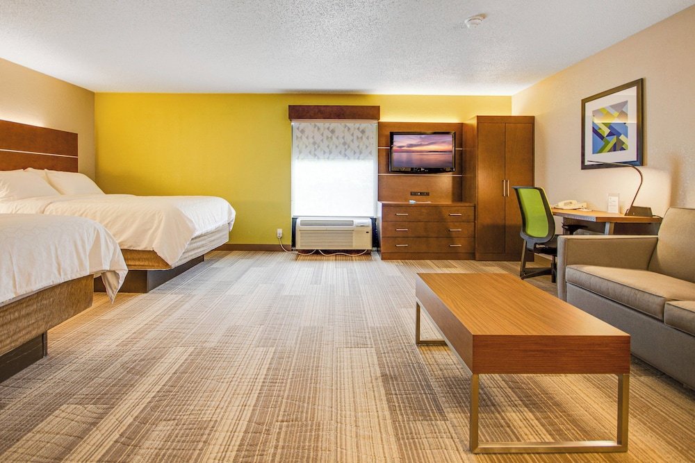 Standard Room, Multiple Beds - Photo 5
