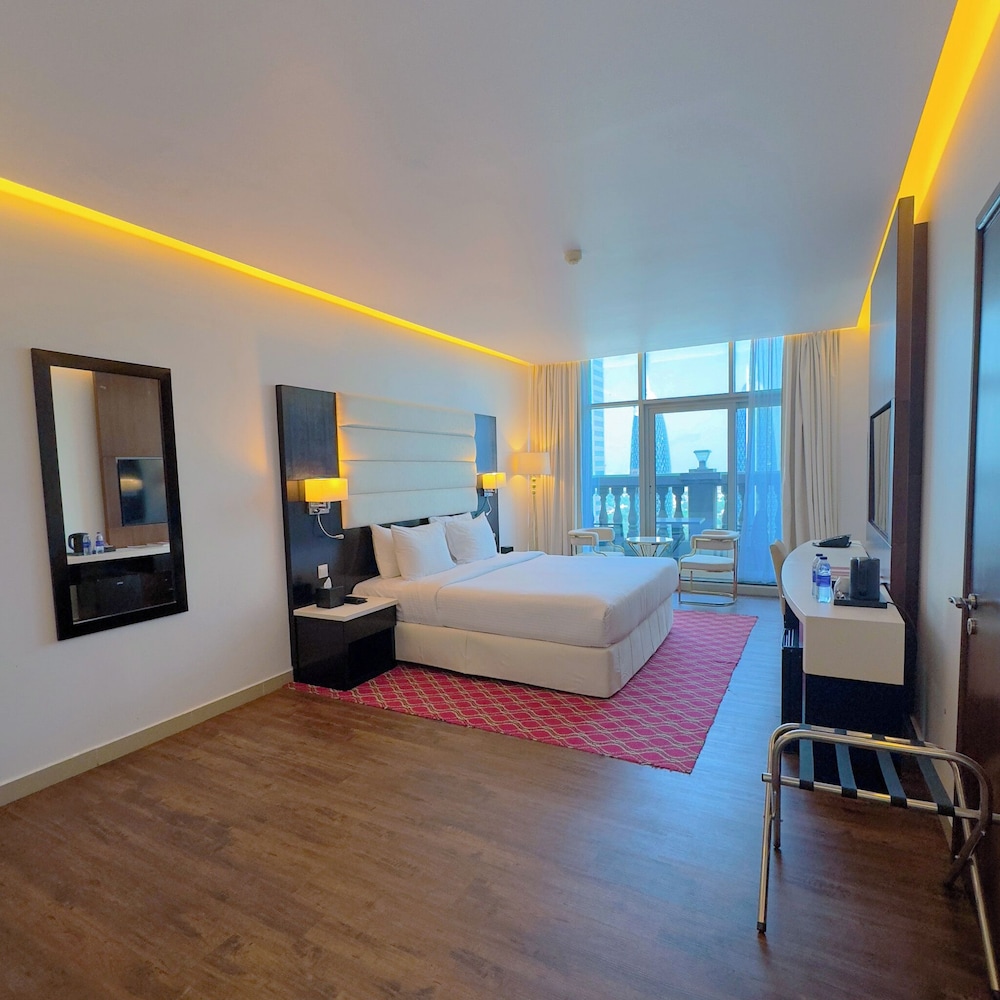 Club Room with Burj Khalifa View photo 1