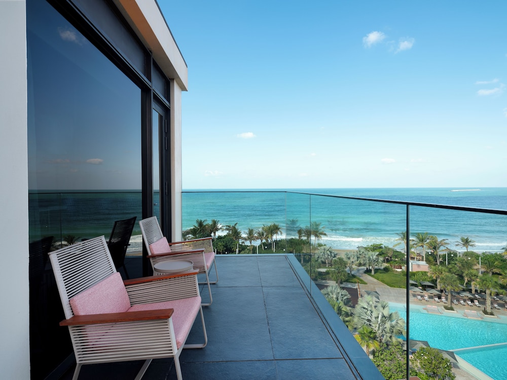 Harmony Oceanfront Master Suite with Complimentary Rainforest Experience once per stay thumbnail 6
