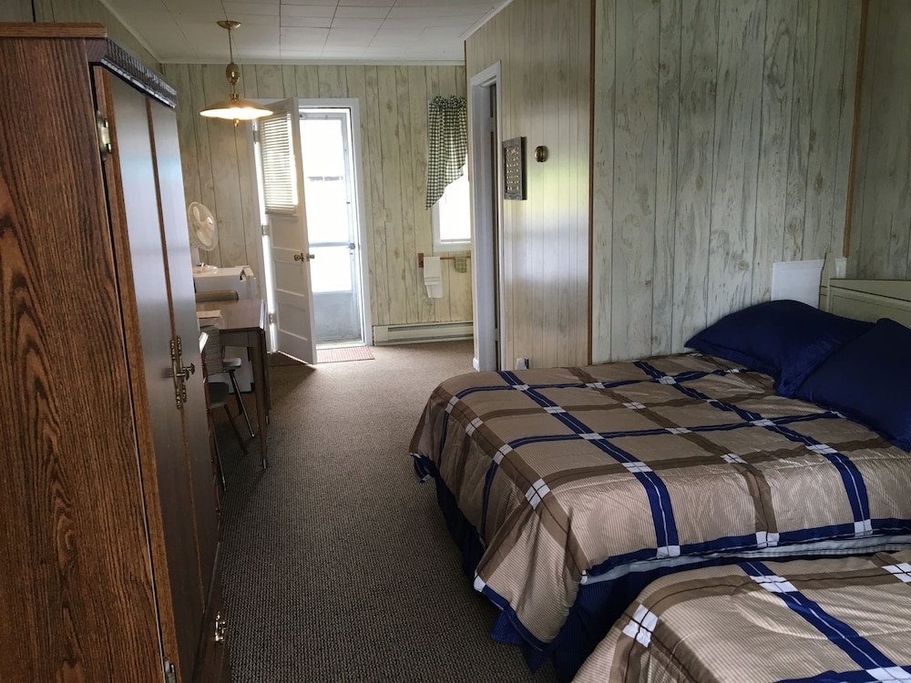 Basic Room, 2 Double Beds photo 1