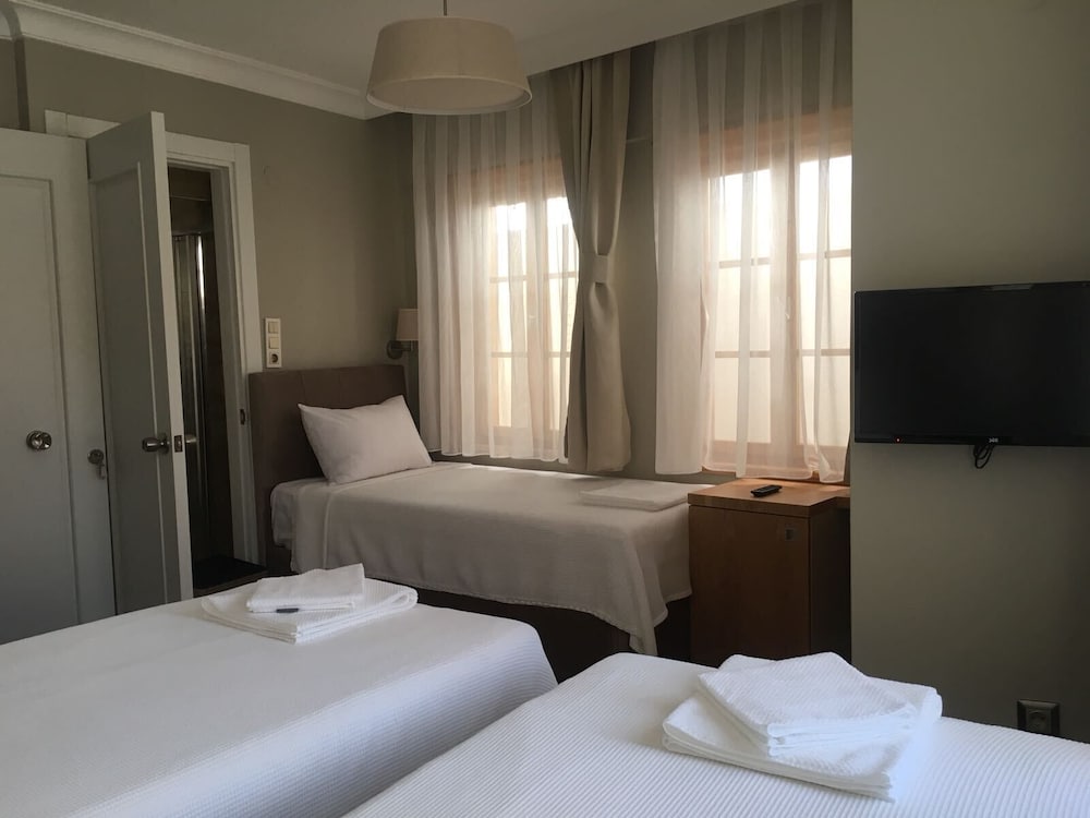 Deluxe Room, Hill View photo 3