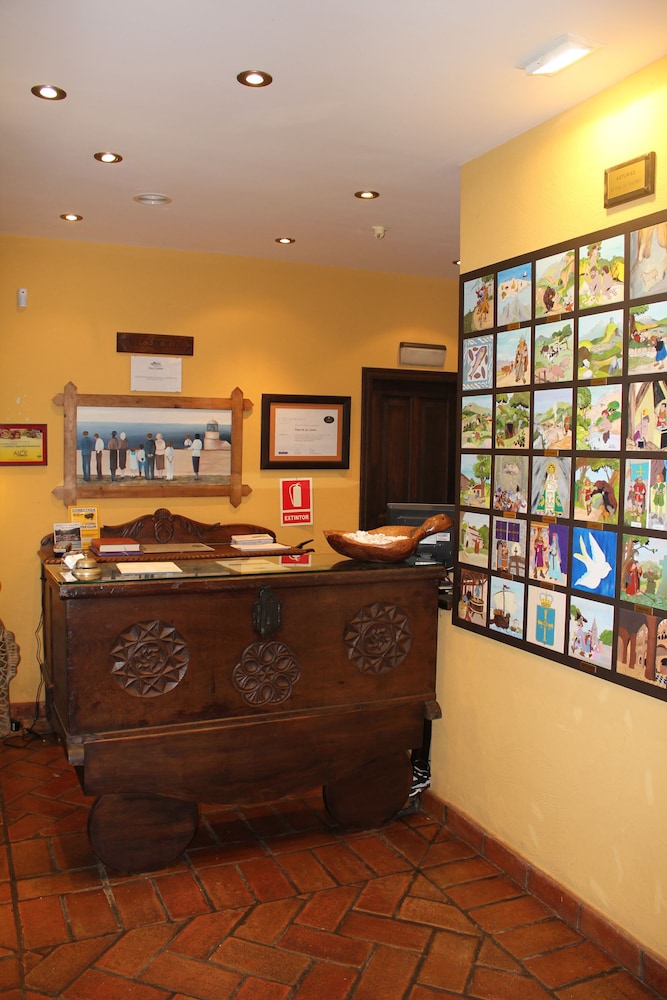 Standard Double or Twin Room - Photo 2