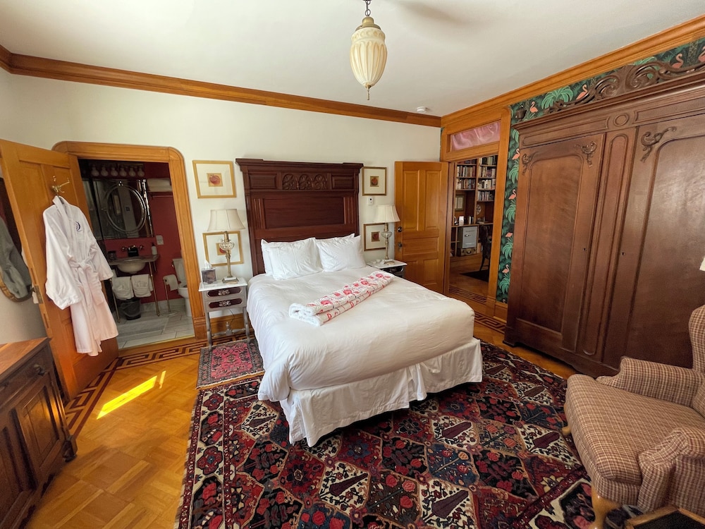Superior Suite, 1 Queen Bed with Sofa bed, Lake View photo 1