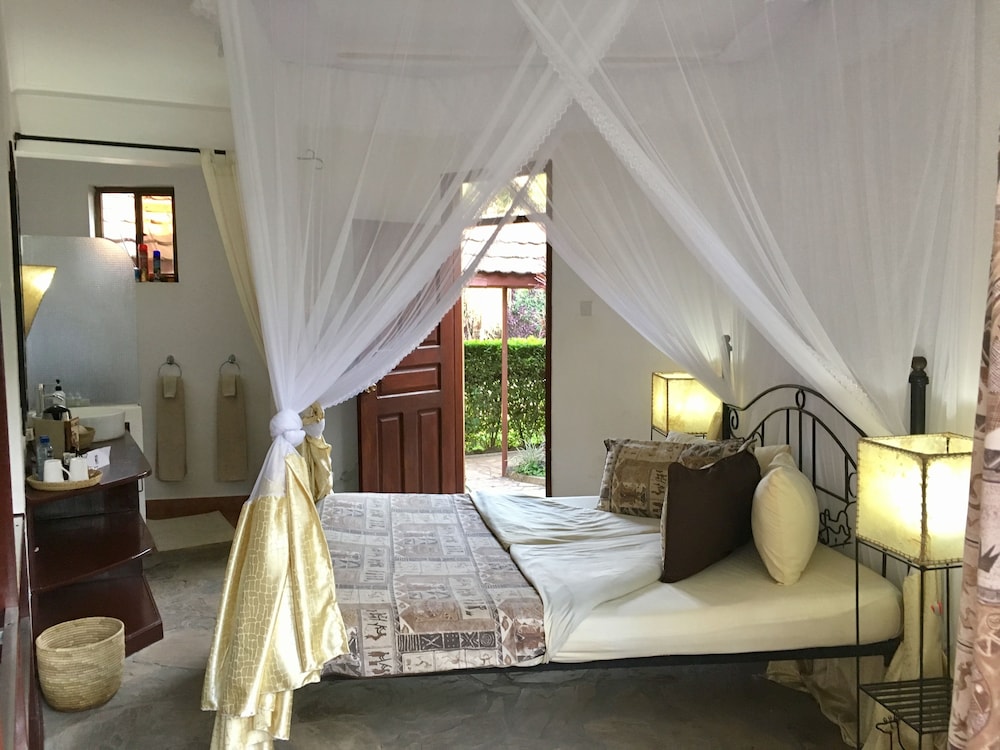 Luxury Double Room, Private Bathroom, Pool View