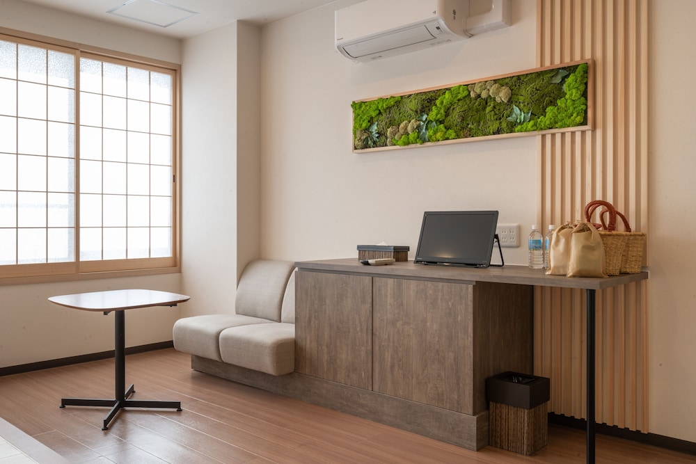 Standard Twin Room - Photo 6
