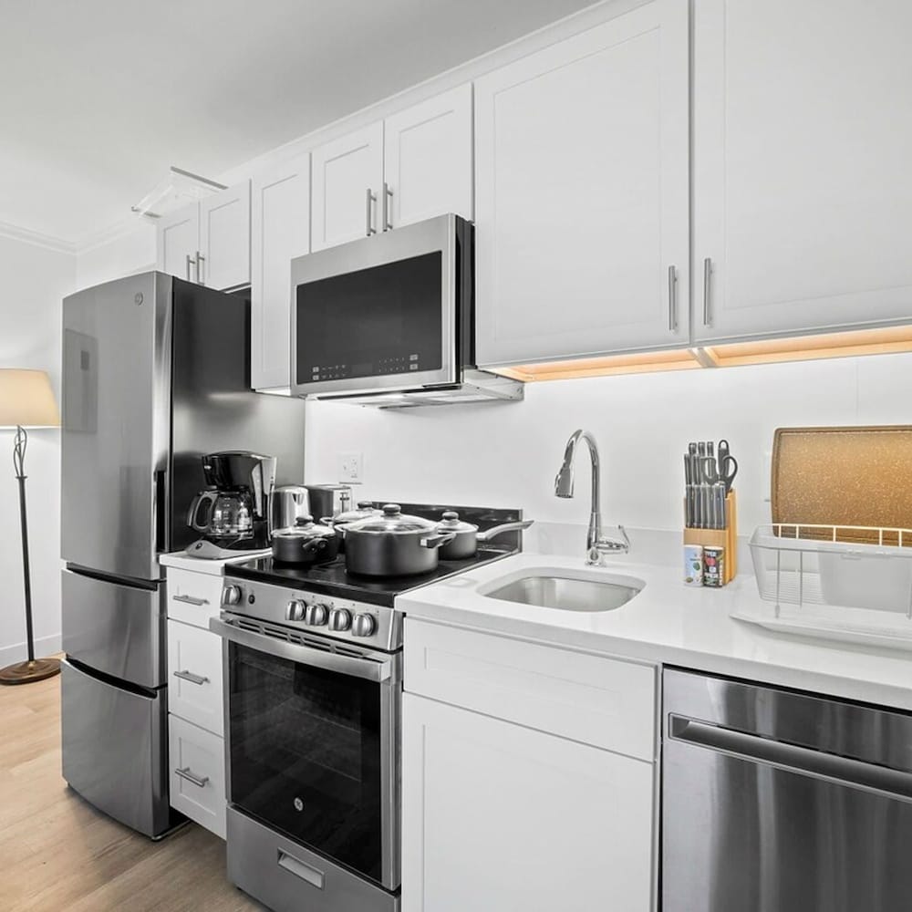 Sleep 4 Boardwalk Stylish Studio by Cozysuites, Billede 41