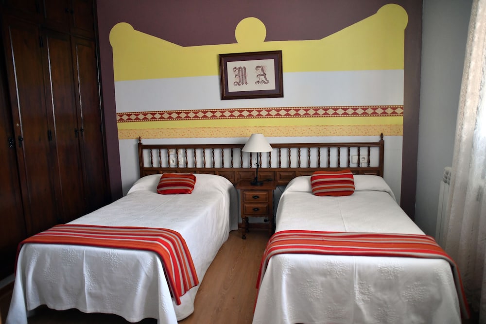 Twin Room, 2 Bedrooms photo 2