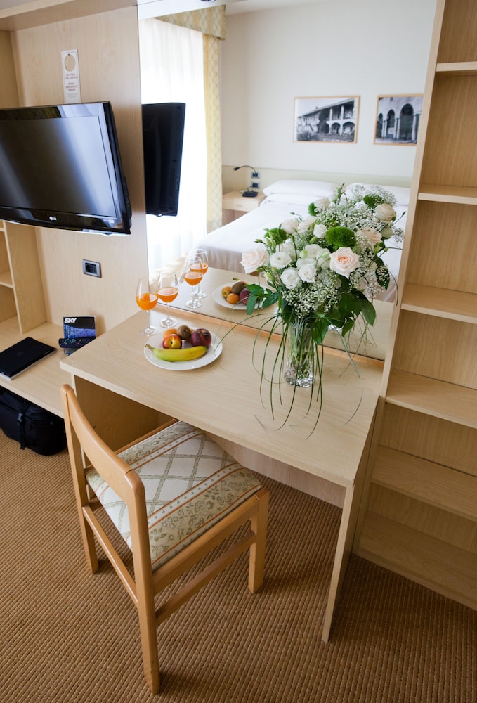Economy Double Room photo 3