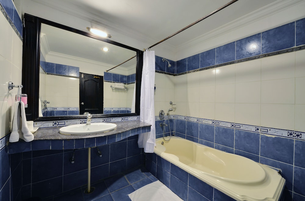Royal Suite photo 2
