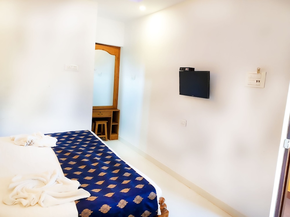 Standard A/C Room - Photo 27