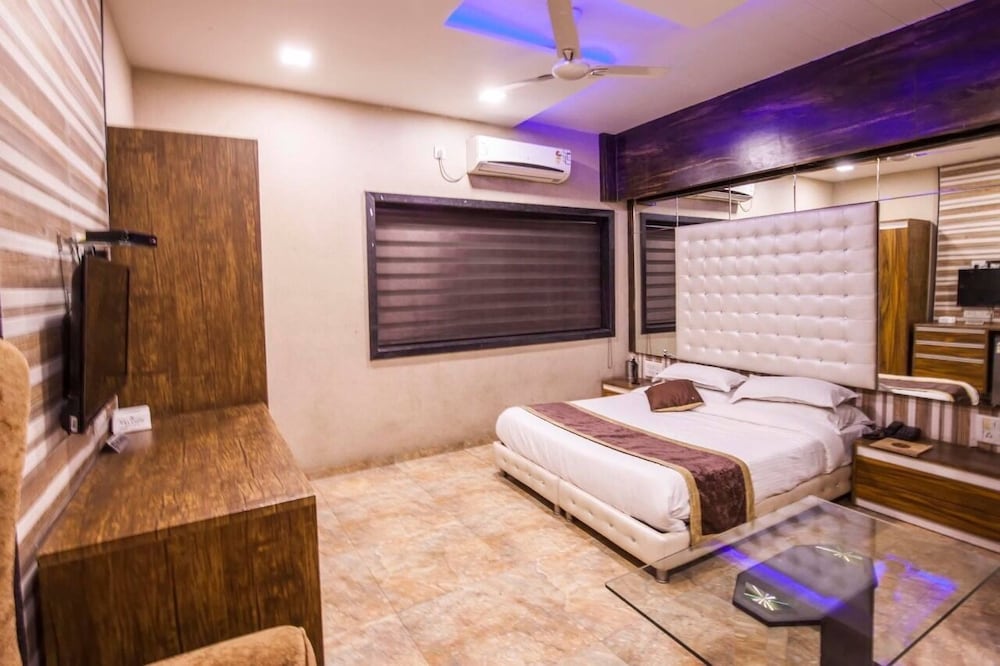 Executive Room - Photo 6