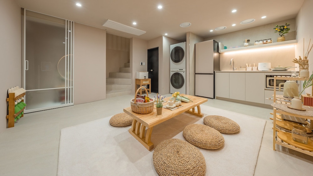 Basic Room, 2 Bedrooms (private gamseong dokchae)