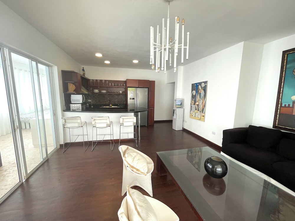 Exclusive Apartment, 2 Bedrooms, Poolside