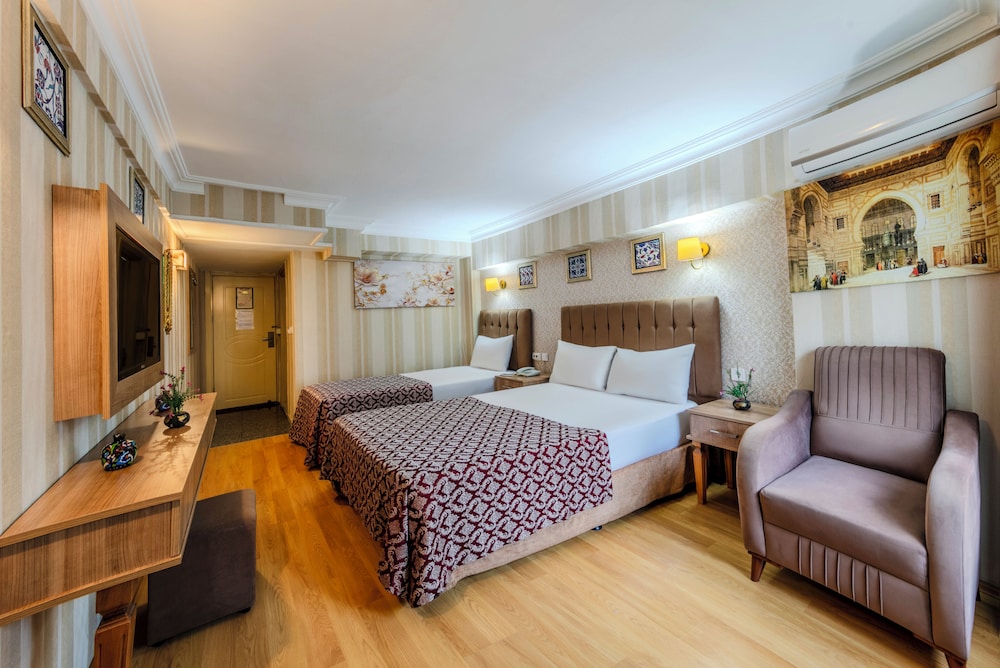 Deluxe Triple Room photo 1