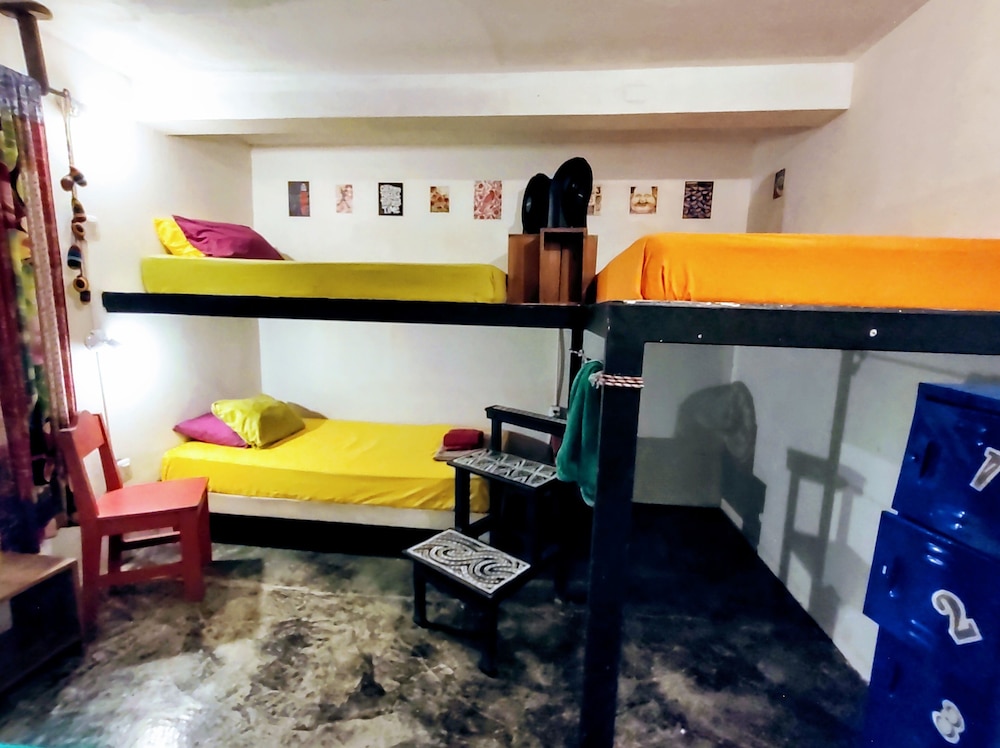 Dortoir Partagé Économique, plusieurs lits, non-fumeurs, salle de bains commune