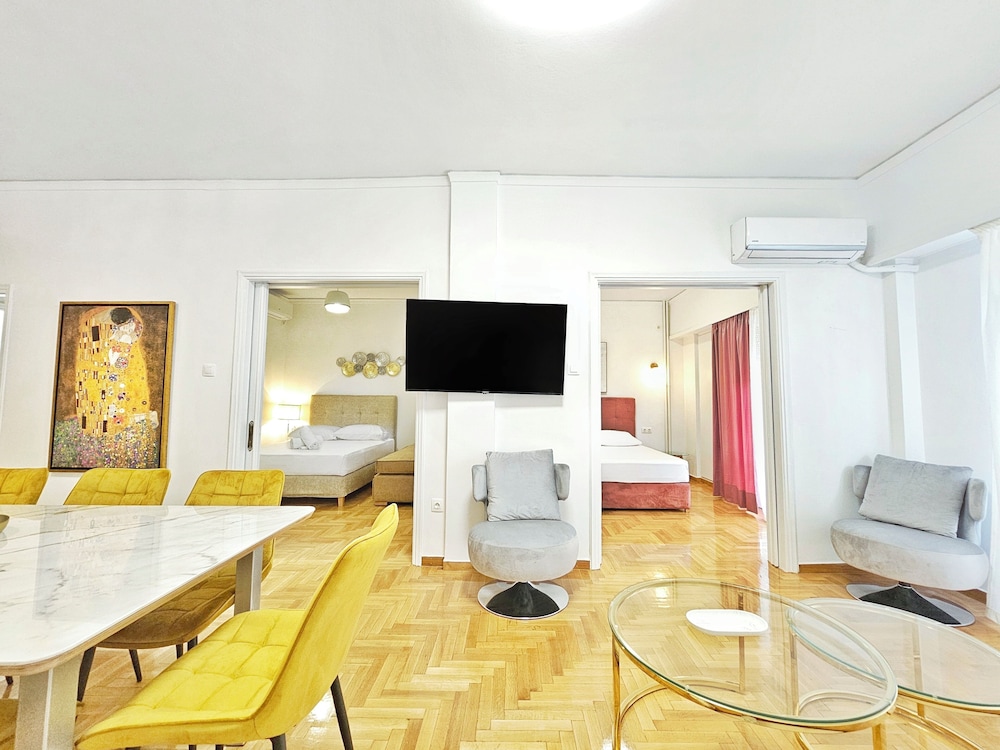 Deluxe Apartment, City View