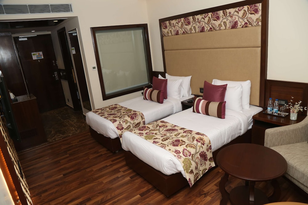 Superior Room, 2 Twin Beds, Non Smoking - Photo 1