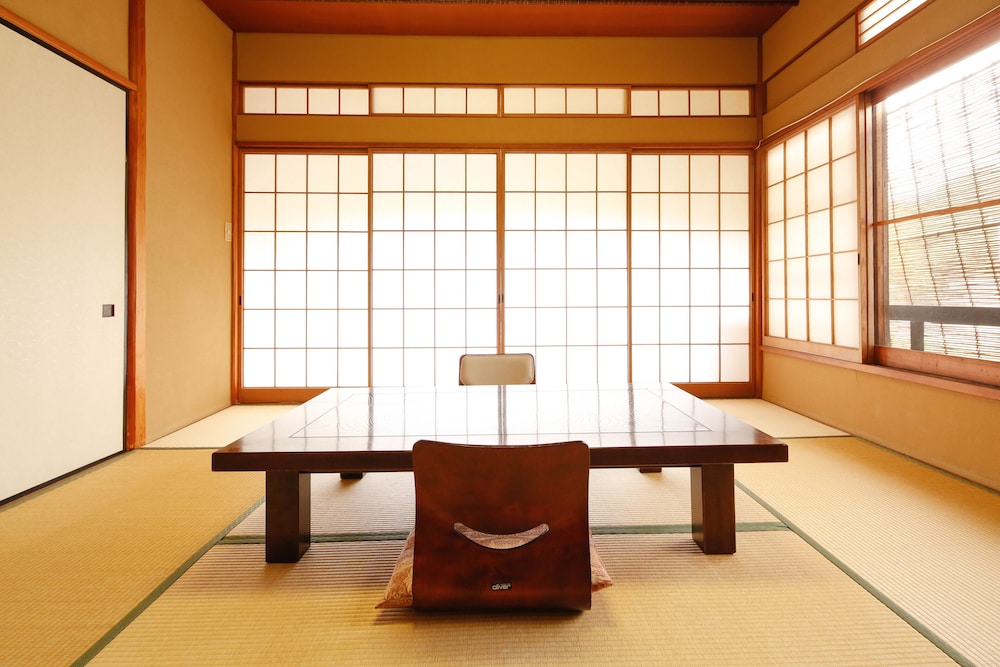 Japanese Style Triple Room with Separate Sitting Area (Private Toilet and Shared Bathroom) photo 2