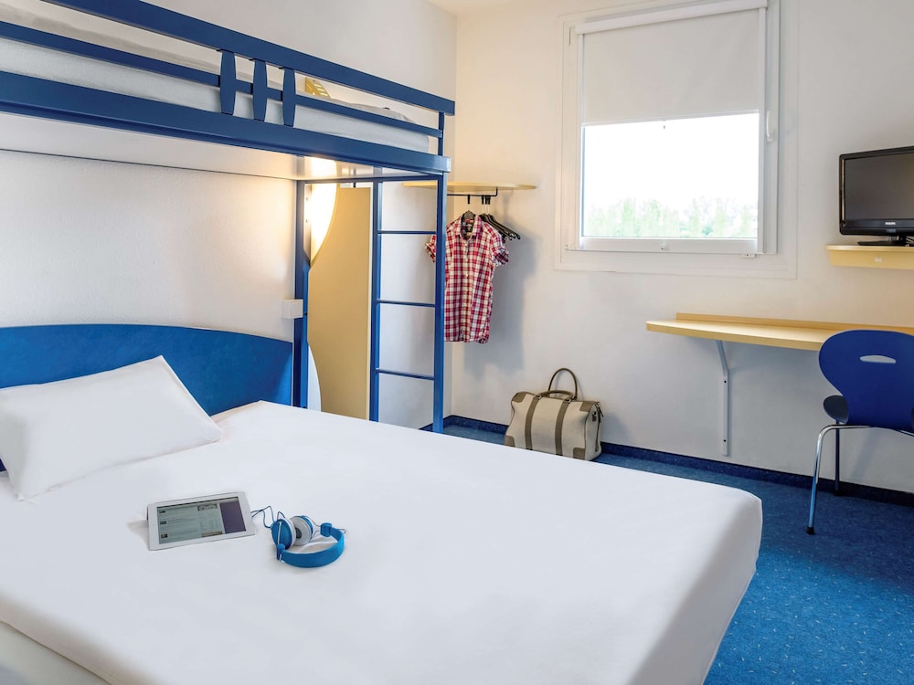 Triple Room, Multiple Beds