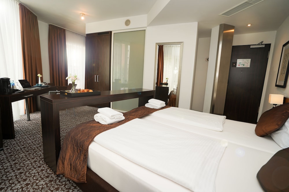 Standard Triple Room - Photo 4