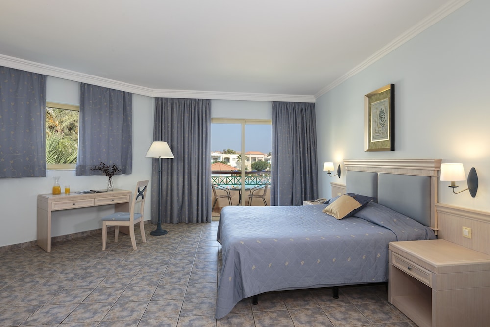 Family Suite, 2 Bedrooms, Garden View photo 1