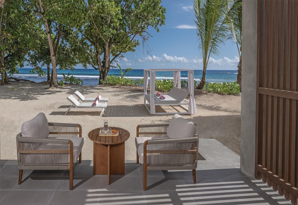 Premium Beach Access Room photo 3