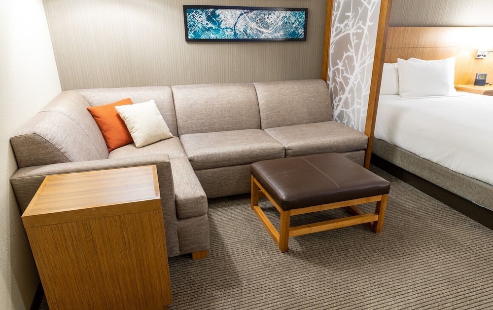 Room, Multiple Beds (2 Queen, 1 Sofa Bed), photo 6