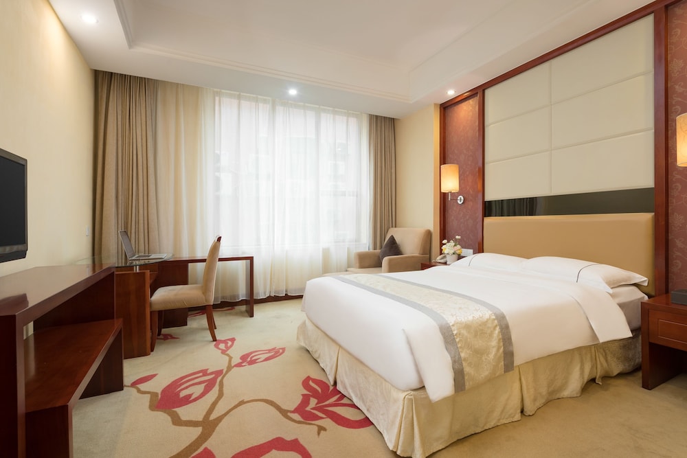 Deluxe Room, 1 Queen Bed