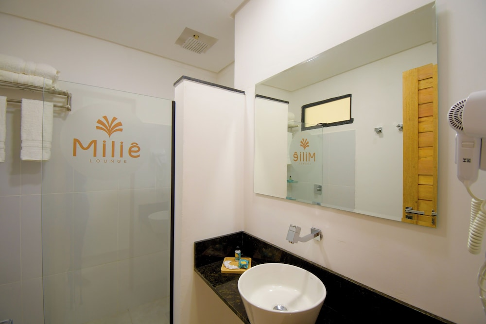 Standard Triple Room, Balcony, Sea View photo 3