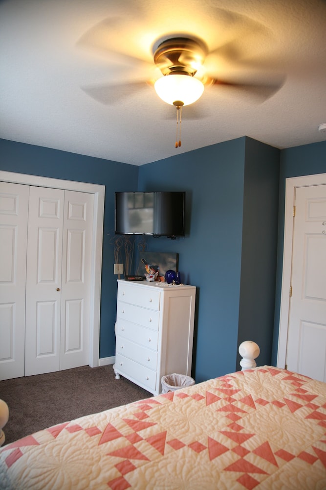 Classic Room, 1 Queen Bed, Non Smoking, Garden View photo 3