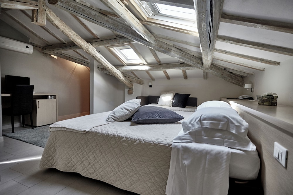 Economy Double Room, 1 Double Bed