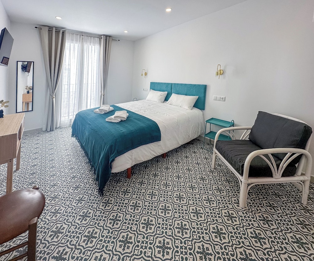 Deluxe Double or Twin Room, Balcony photo 3