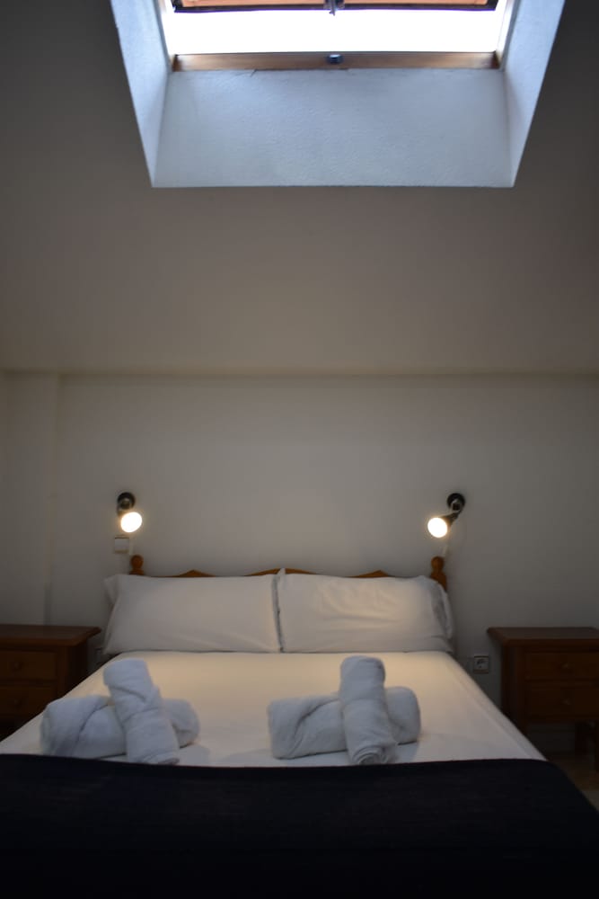 Double Room, 1 Double Bed (Abuhardillada)