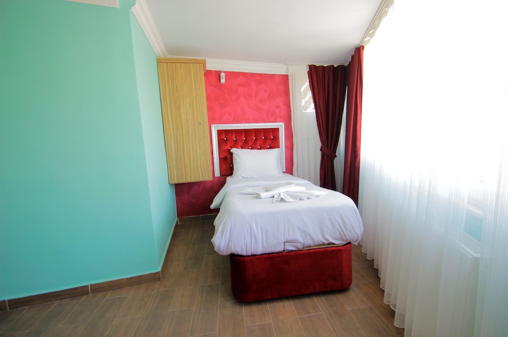 Basic Double or Twin Room, City View photo 1