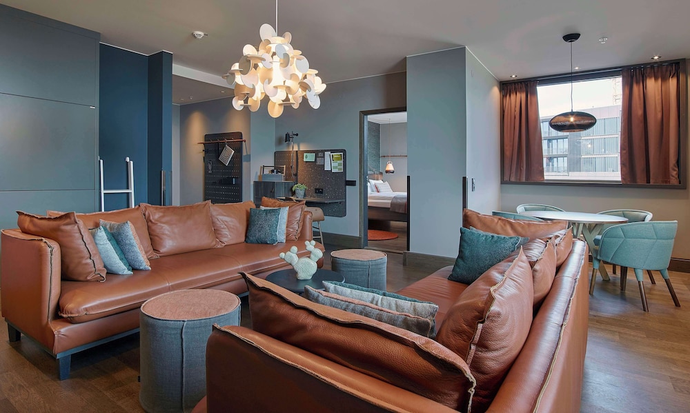 Junior Suite (King)