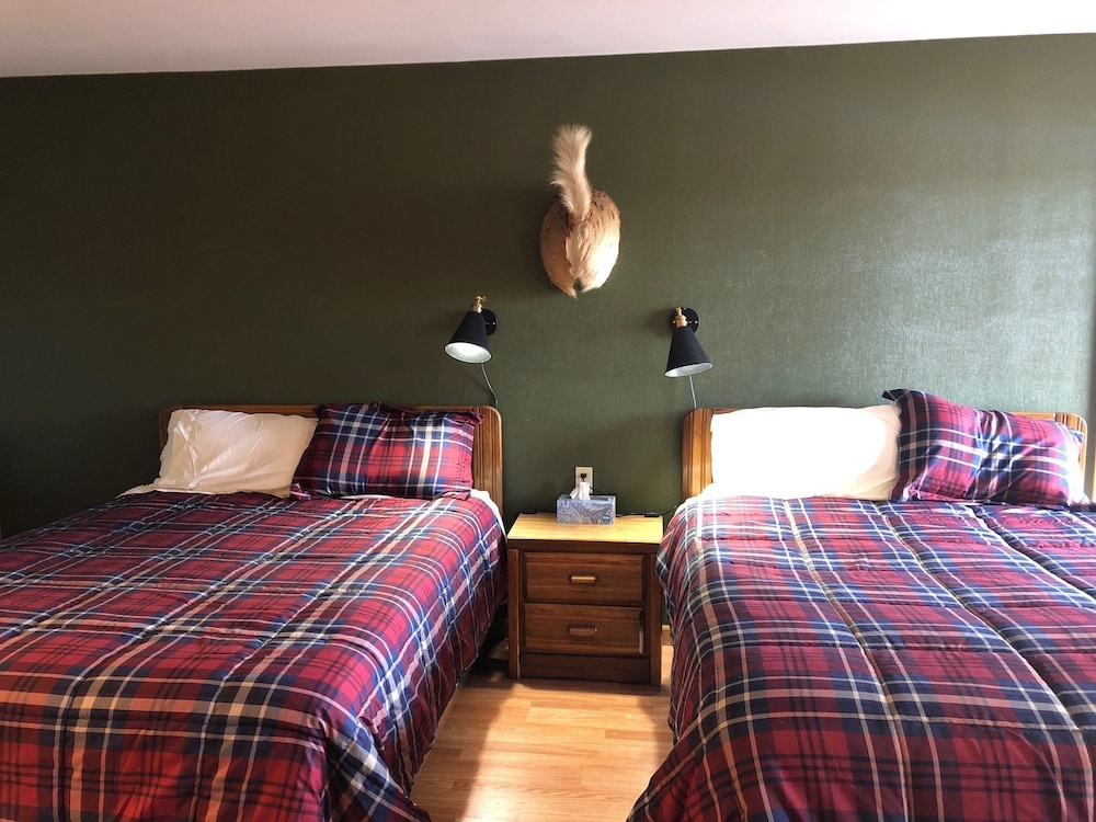 Standard Double or Twin Room, Multiple Beds, Non Smoking (Single Bed Room) photo 1