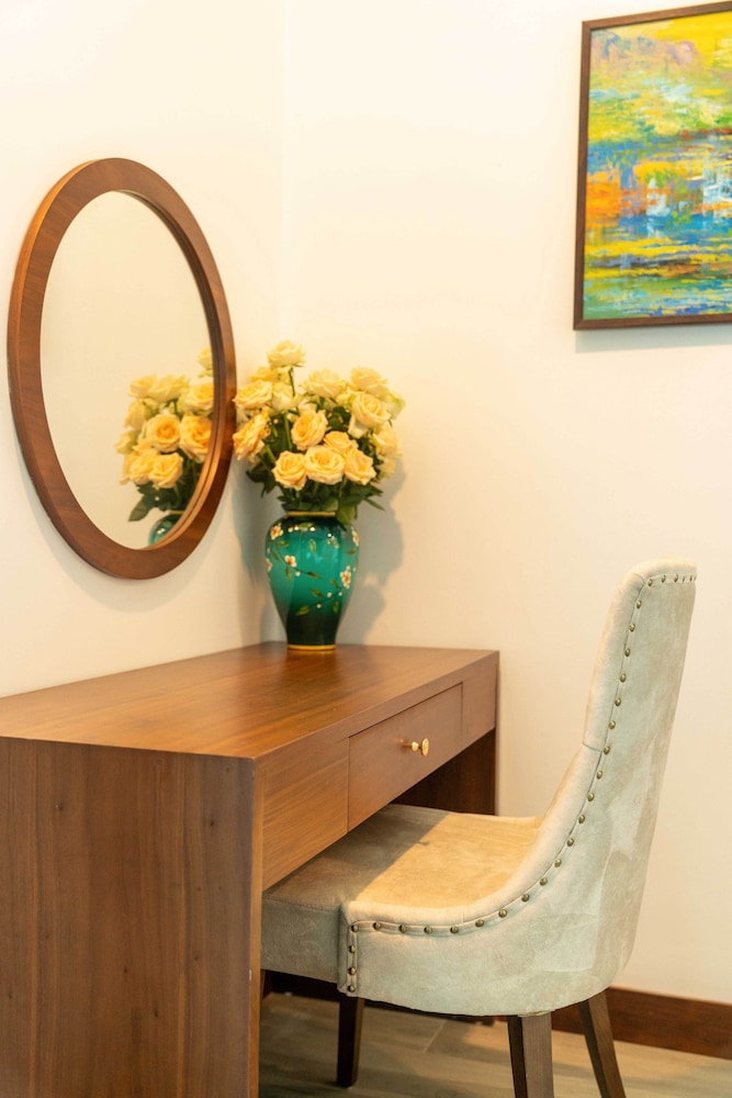 Suite - Photo 3