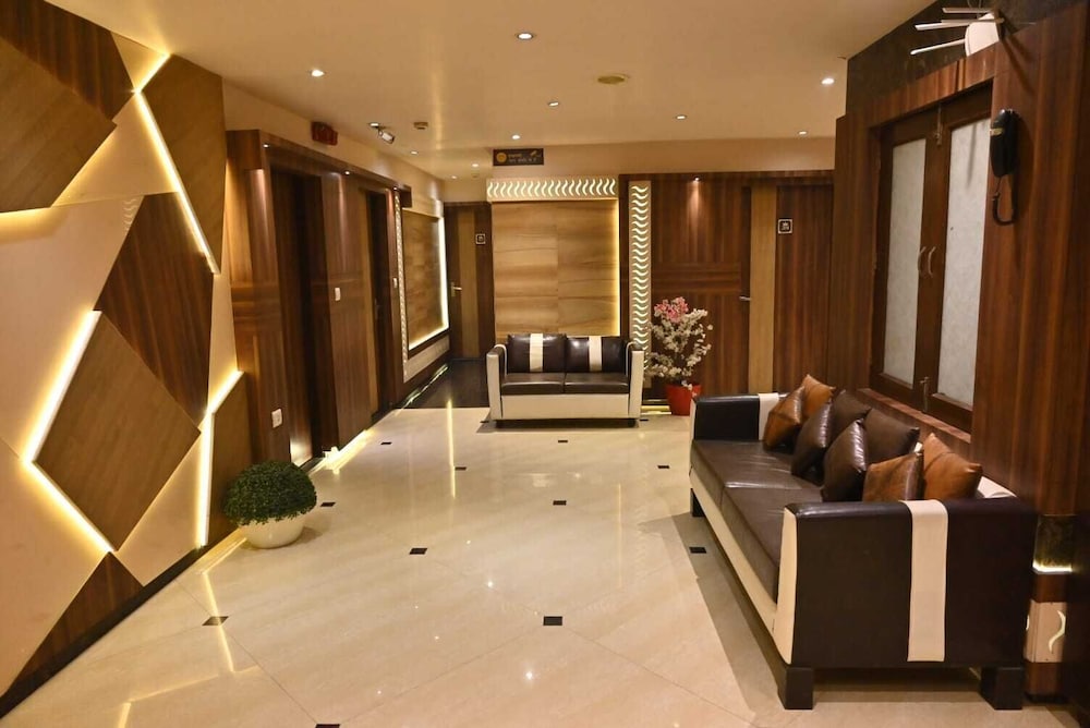 Deluxe Room - Photo 3